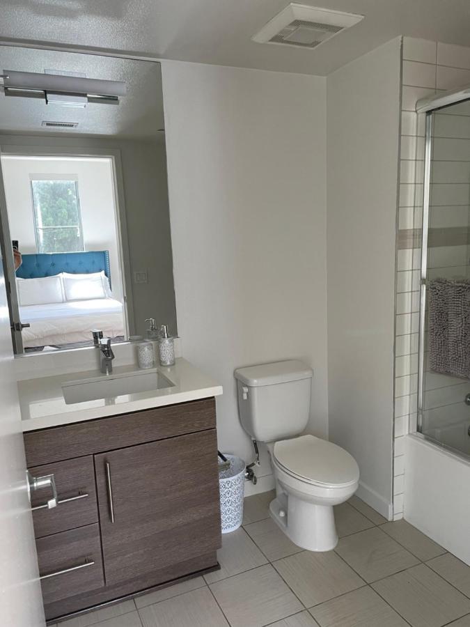 לוס אנג'לס Las Palmas - Modern, Stylish, Spacious, Secure & Tranquil Condo With 2 Master Suite Bedrooms - Wlk To Sm Pier מראה חיצוני תמונה